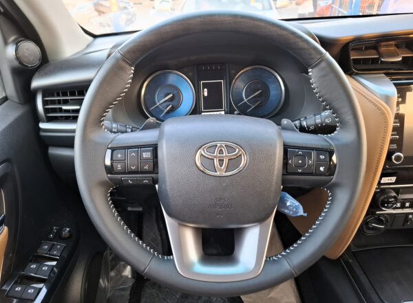 Toyota Fortuner 2024 SR5 - Image 9