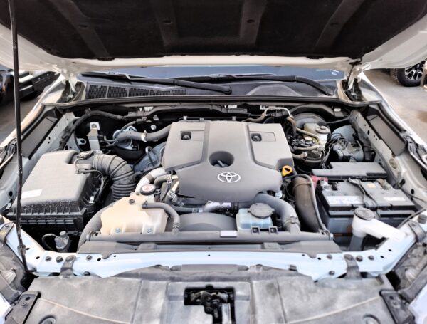 Toyota Fortuner 2024 SR5 - Image 11