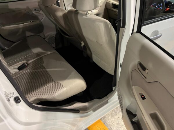 Daihatsu Move - Image 10