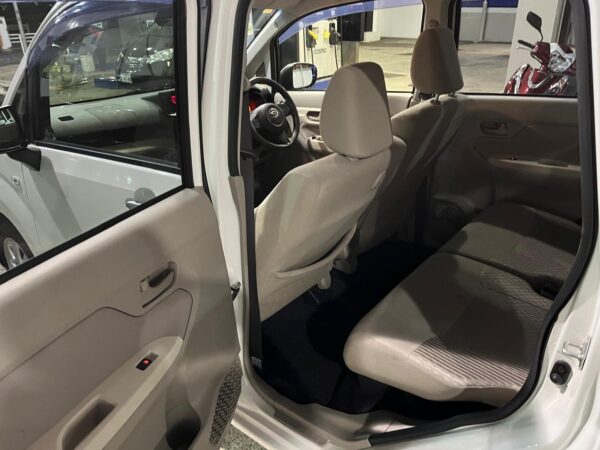 Daihatsu Move - Image 12
