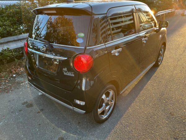 Daihatsu Cast - Image 5