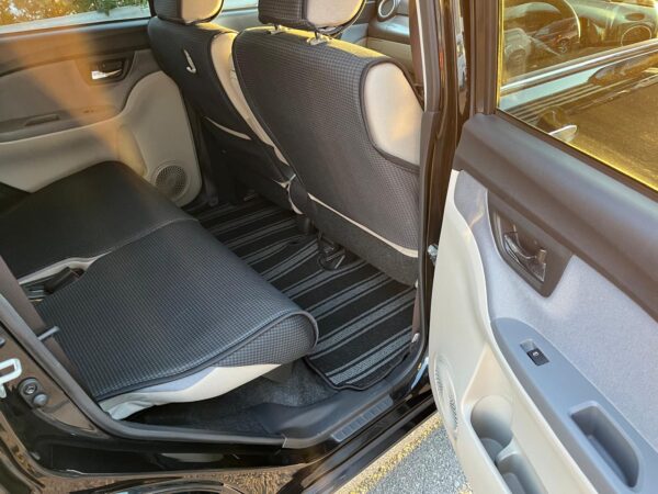 Daihatsu Cast - Image 11