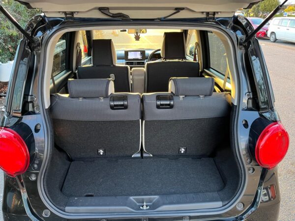 Daihatsu Cast - Image 12