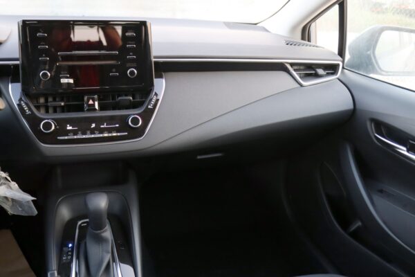 Toyota Corolla	1.6 (2022) - Image 12