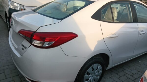Toyota Yaris Saloon (2019) - Image 4