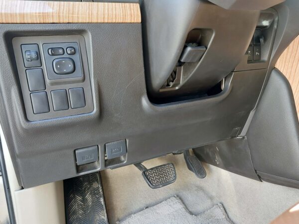 Toyota Prado 2023-Face Lifted (2010) - Image 3