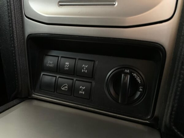 Toyota Prado (2020) - Image 20