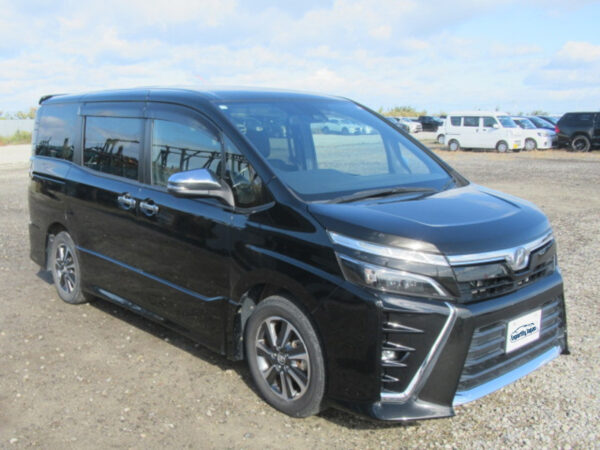 Toyota Voxy (2018) - Image 31