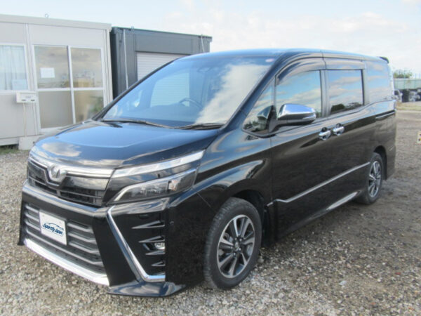 Toyota Voxy (2018) - Image 28