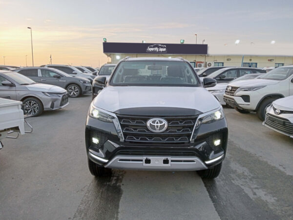 Toyota Fortuner EXR (2024)
