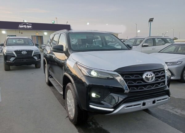 Toyota Fortuner EXR (2024) - Image 4