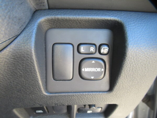 TOYOTA HARRIER (2006) - Image 14