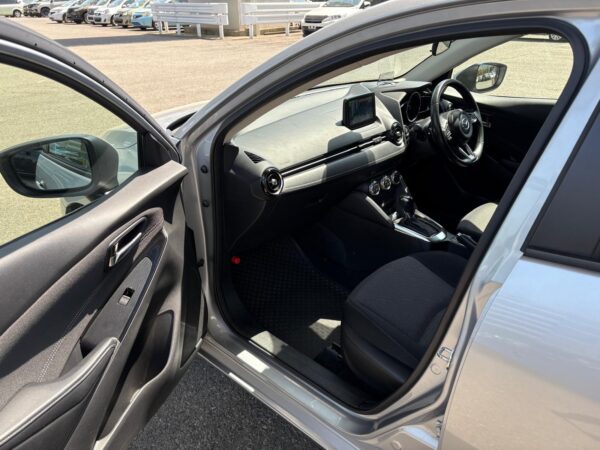 MAZDA DEMIO 2018 XD PACKAGE (DIESEL) - Image 18