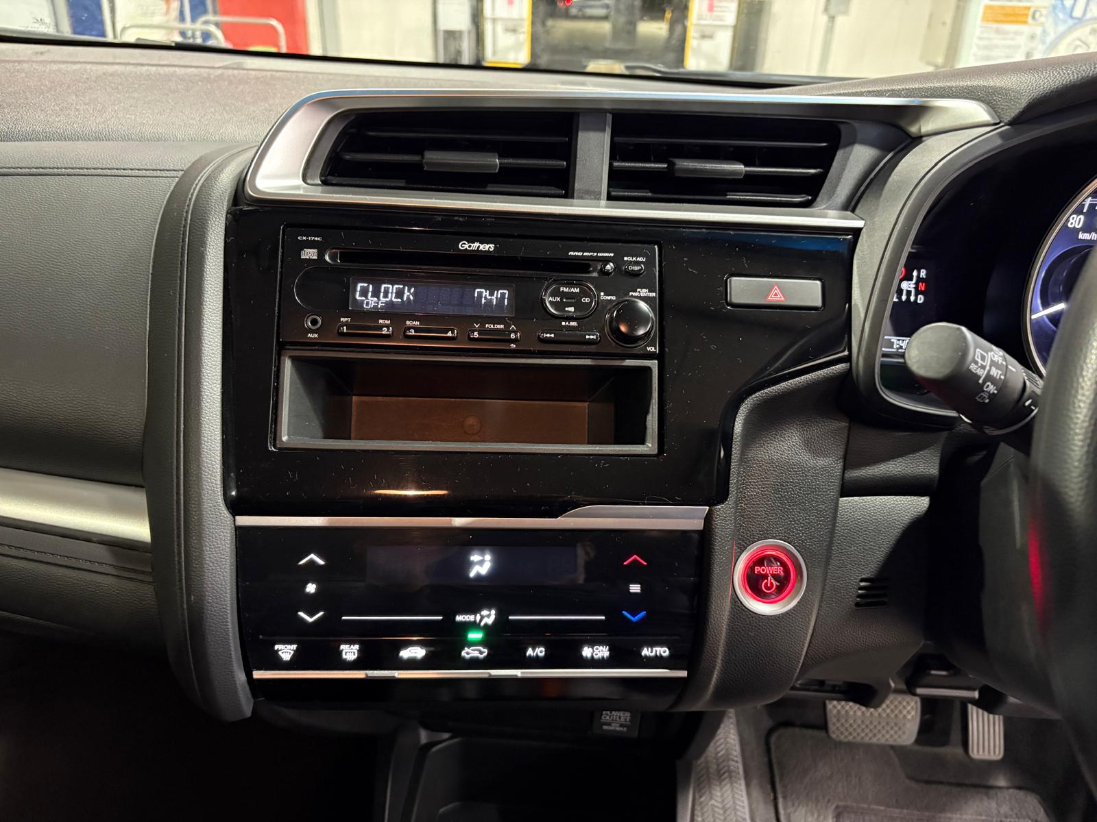 HONDA FIT 2018 - Image 18