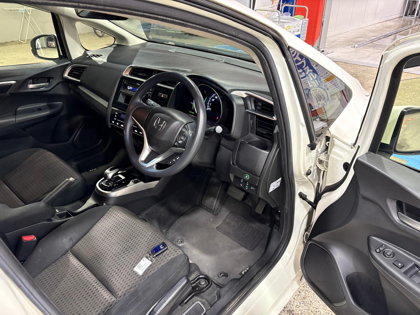 HONDA FIT 2018 - Image 19